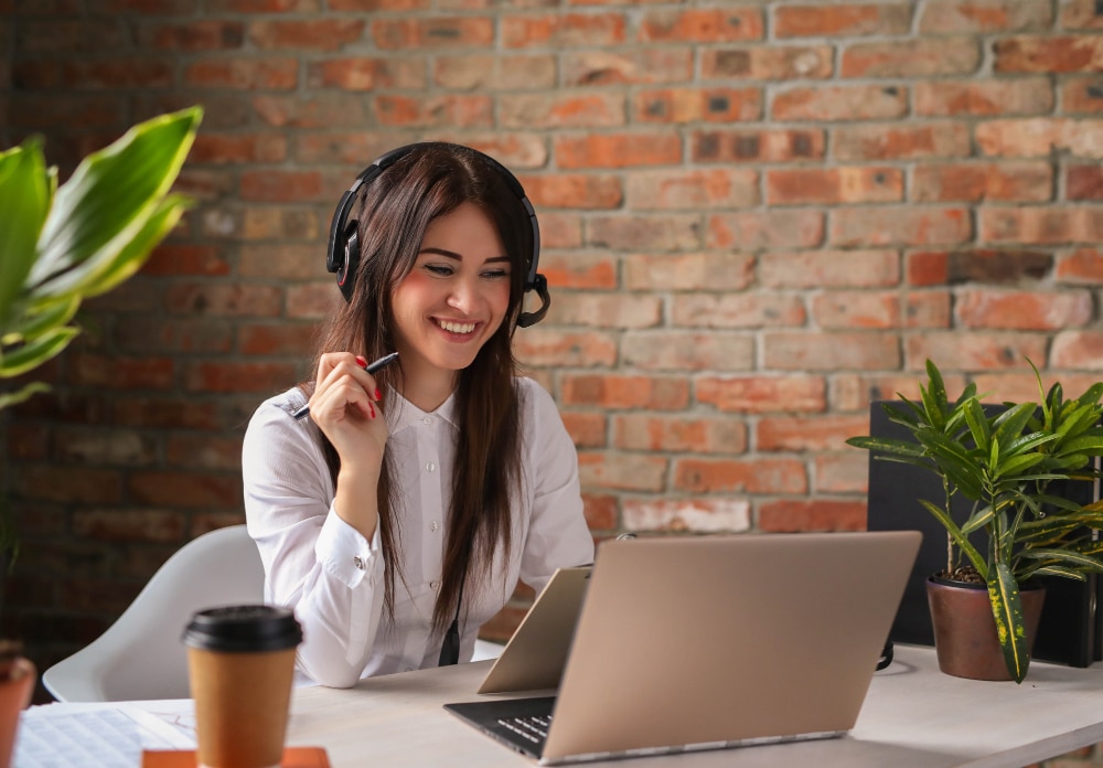 How to Manage Your Remote Team Without Being a Micromanaging Boss